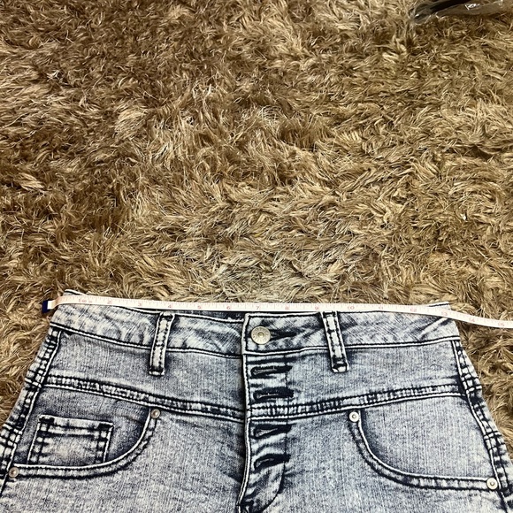 Delia’s Jrs 5/6 Acid Wash Button Fly Casual Spring Summer School Denim Shorts - Picture 5 of 8